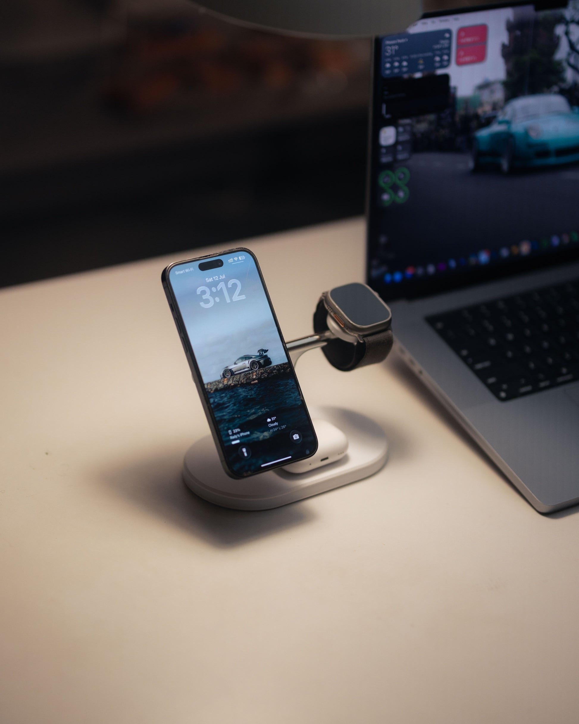 Vincere Foldable 3-in-1 Magnetic Charger
